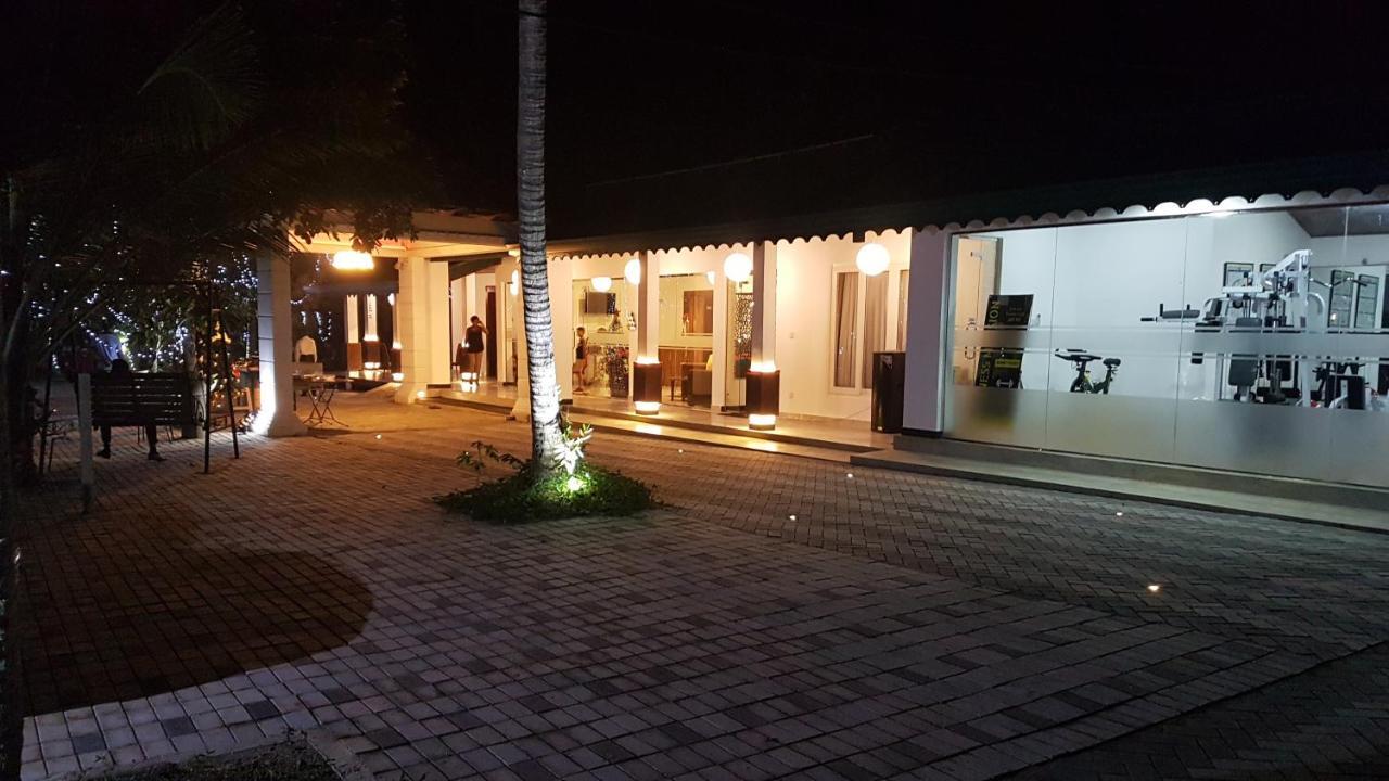 Clove Transit Hotel Kotugoda Екстер'єр фото