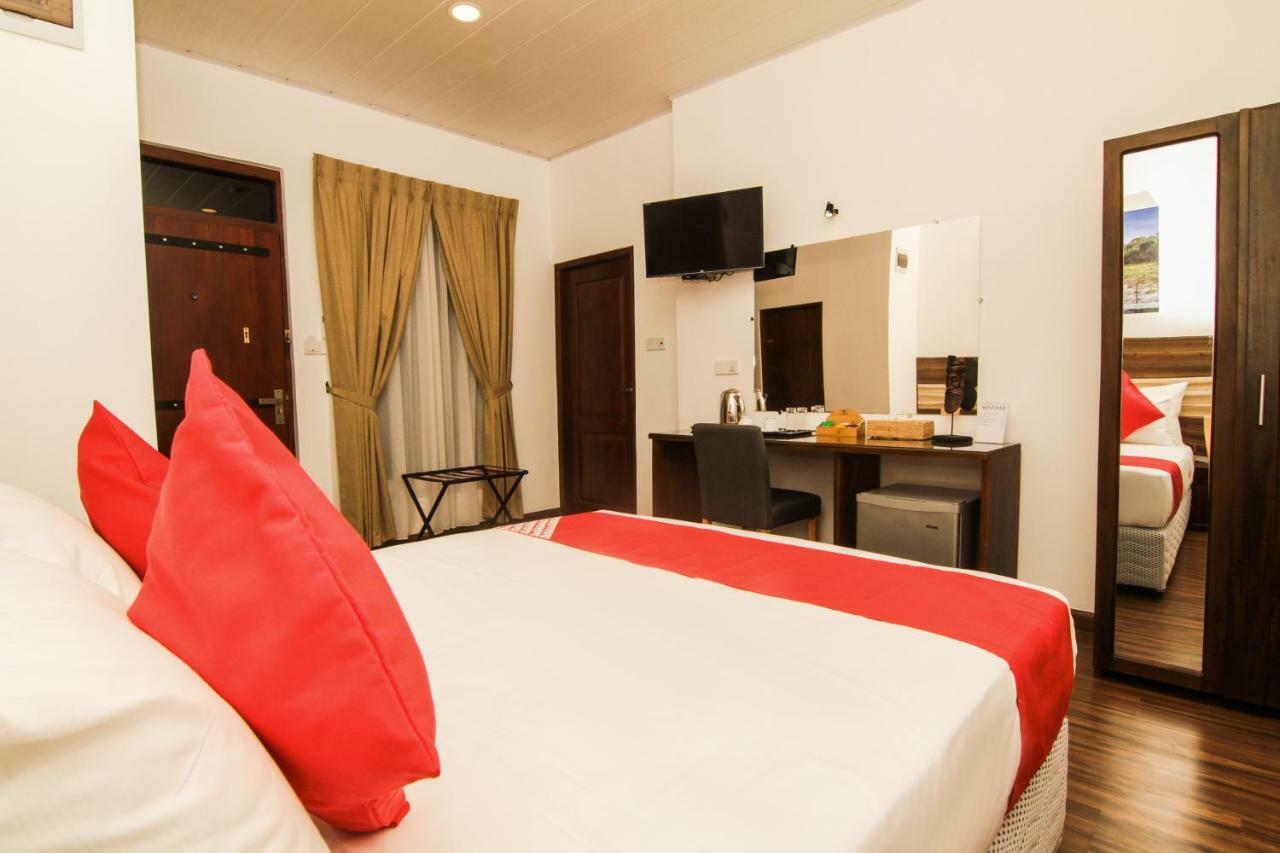 Clove Transit Hotel Kotugoda Екстер'єр фото