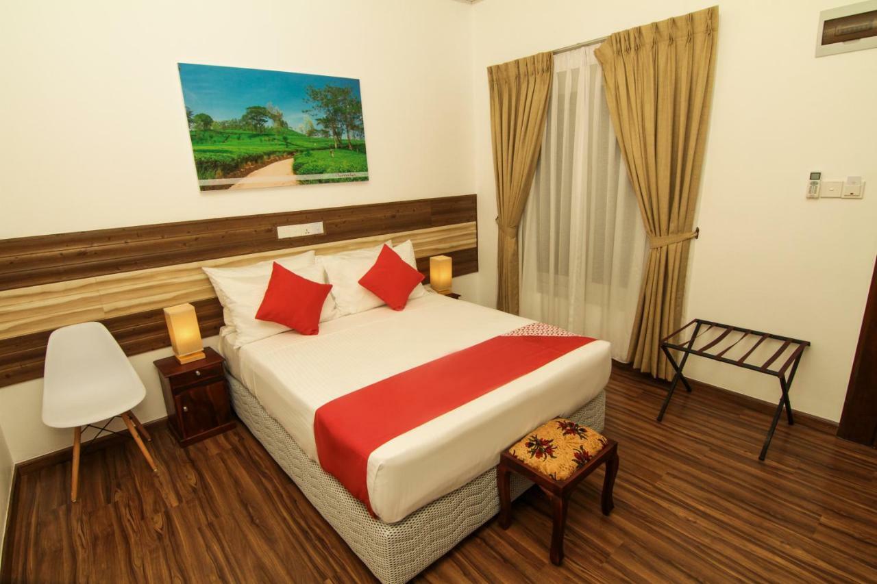 Clove Transit Hotel Kotugoda Екстер'єр фото