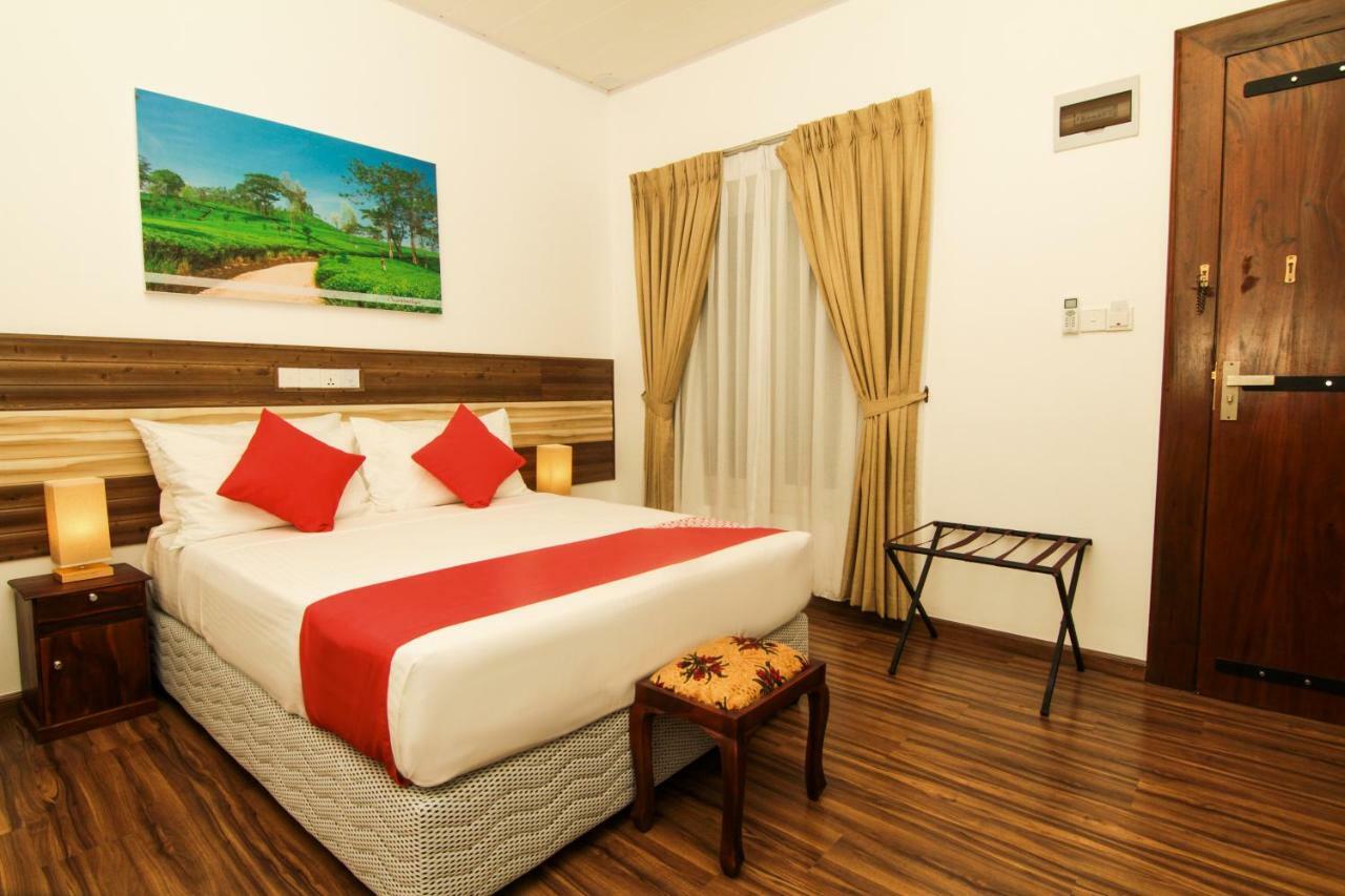 Clove Transit Hotel Kotugoda Екстер'єр фото
