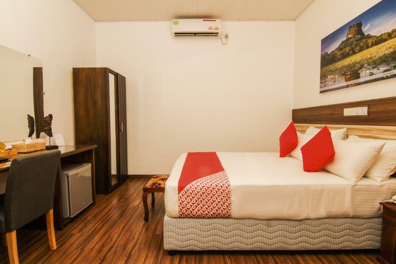 Clove Transit Hotel Kotugoda Екстер'єр фото