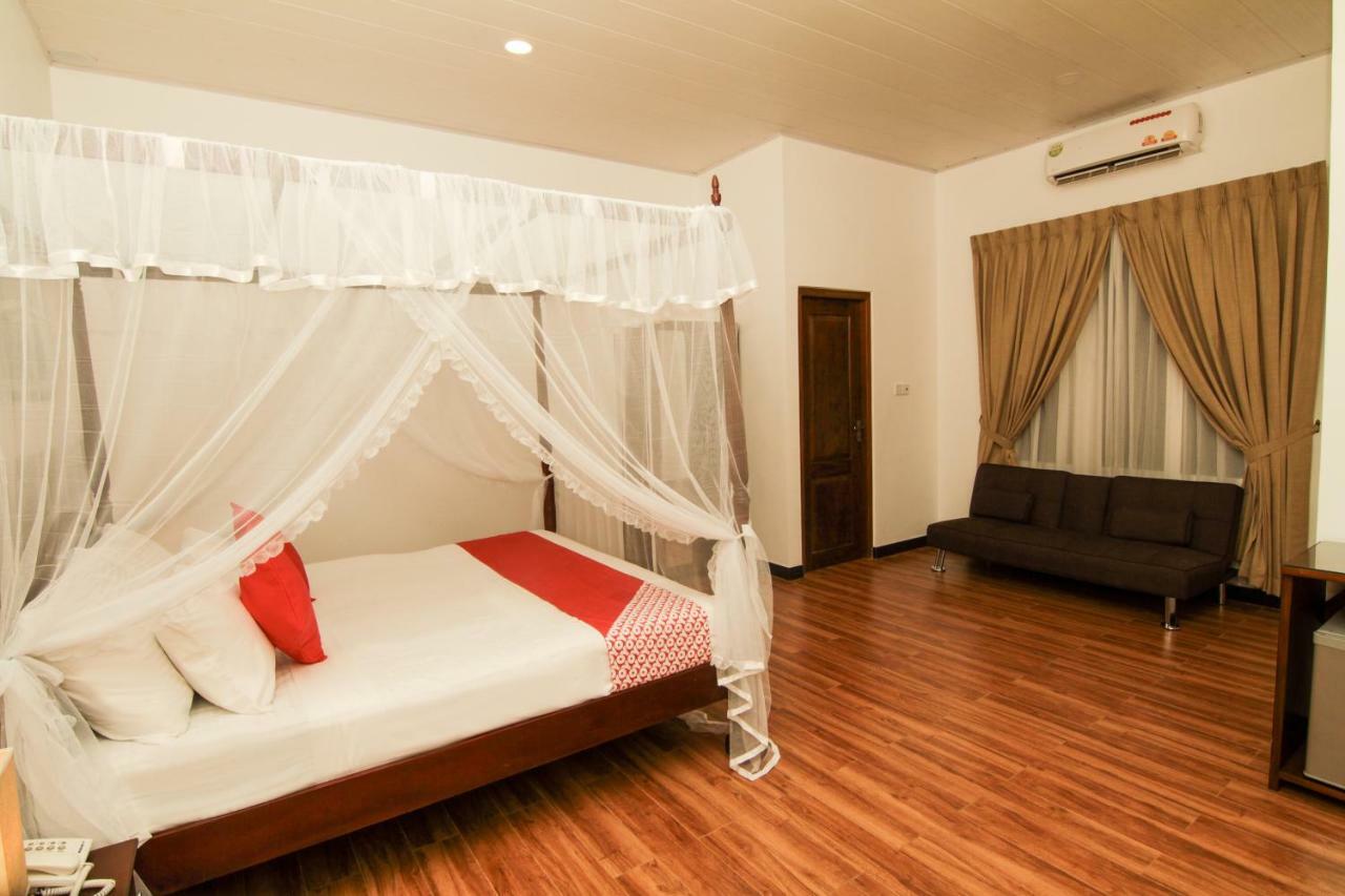 Clove Transit Hotel Kotugoda Екстер'єр фото