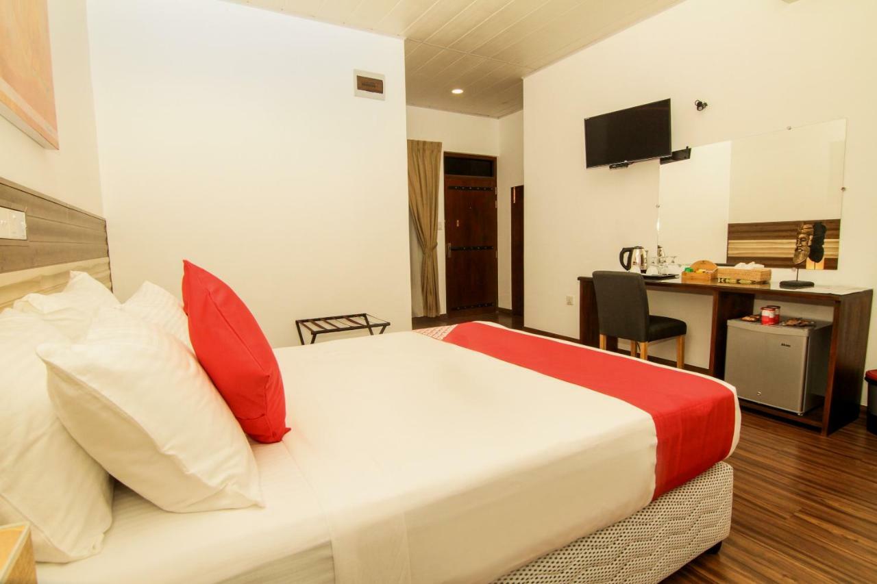 Clove Transit Hotel Kotugoda Екстер'єр фото