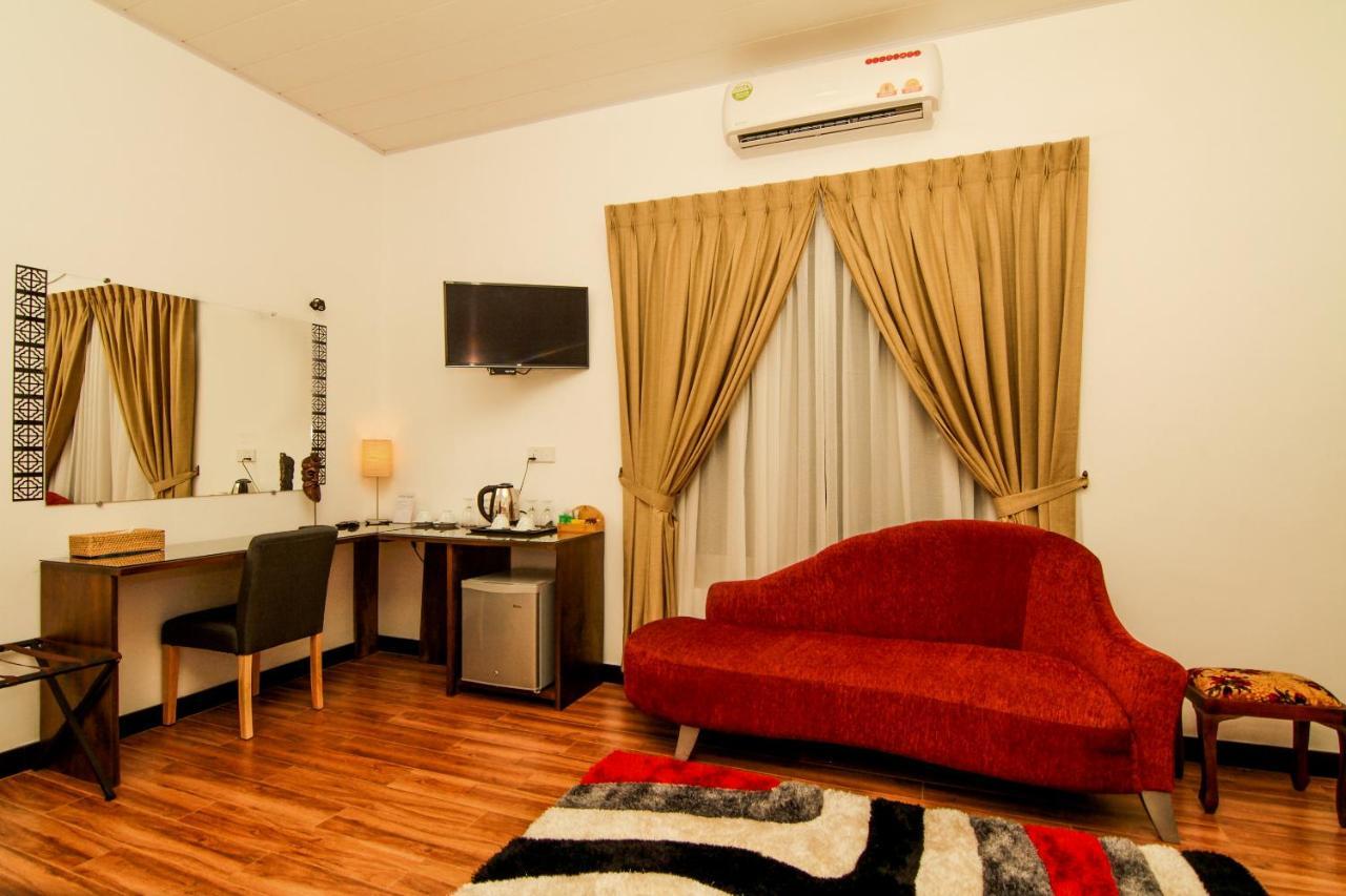 Clove Transit Hotel Kotugoda Екстер'єр фото