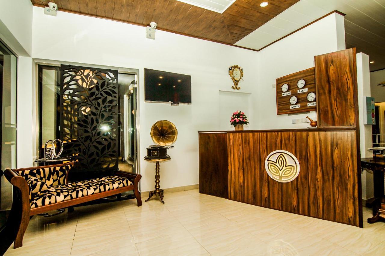 Clove Transit Hotel Kotugoda Екстер'єр фото
