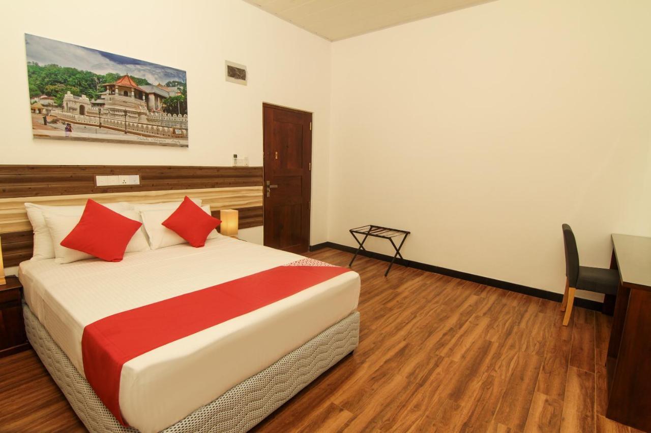 Clove Transit Hotel Kotugoda Екстер'єр фото